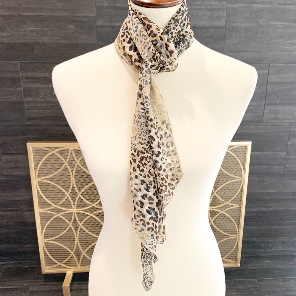 Classy Scarf - Picture 3 of 7